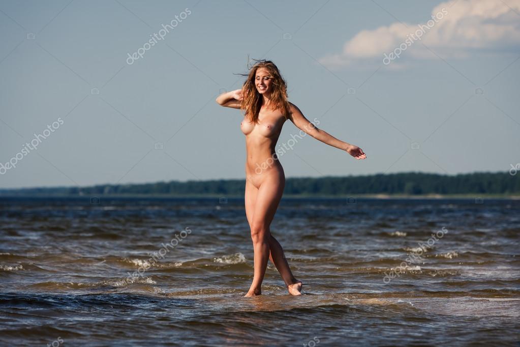 https://st2n.depositphotos.com/1005647/6393/i/950/depositphotos_63931951-stock-photo-young-naked-woman-enjoying-nature.jpg