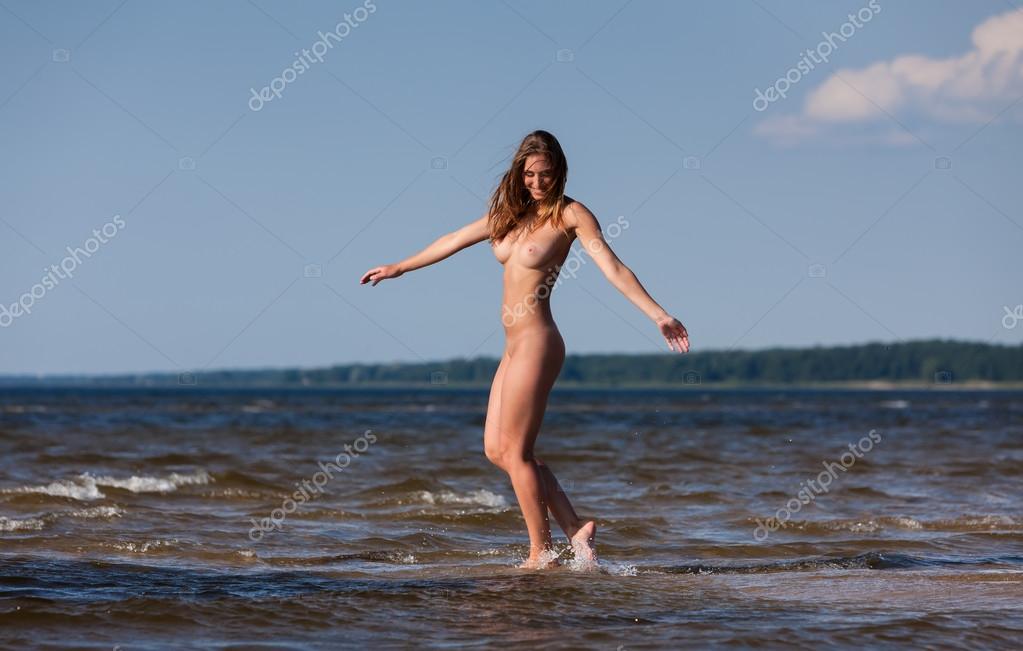 https://st2n.depositphotos.com/1005647/6393/i/950/depositphotos_63931983-stock-photo-young-naked-woman-enjoying-nature.jpg