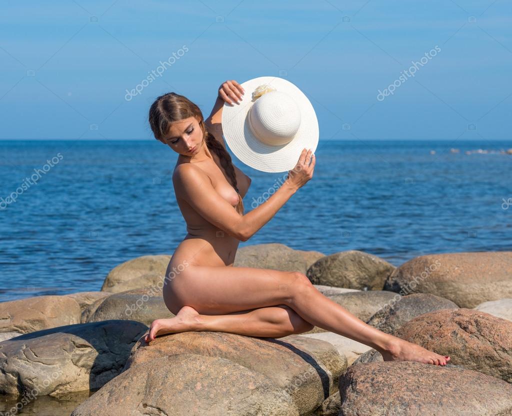 https://st2n.depositphotos.com/1912933/6185/i/950/depositphotos_61857437-stock-photo-young-beautiful-naked-woman.jpg