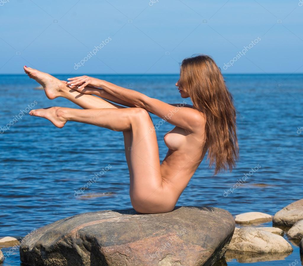 https://st2n.depositphotos.com/1912933/6185/i/950/depositphotos_61857611-stock-photo-young-beautiful-naked-woman.jpg